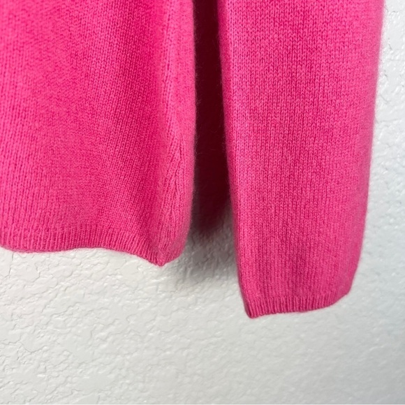 100% Cashmere V-Neck Bright Pink Sweater XL - Quiet Luxury, Soft, Cozy, Feminine - Picture 4 of 8